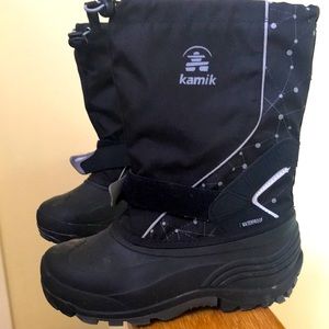 Kamik snow boots black size 6 kids